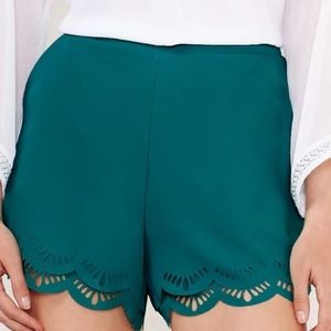 Lc Lauren Conrad Scalloped With Pockets Lazer Cut Shorts Teal Size XL